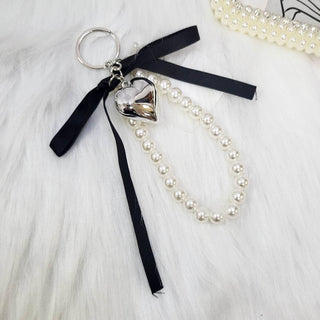 Lovely Pearl Bow Charm Keychain